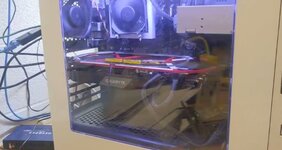 Пользователь Reddit создал миниатюрную станцию на видеокарте..jpg