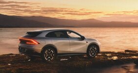 AR-HUD работает на базе специализированного чипа Xpeng Turing.jpg