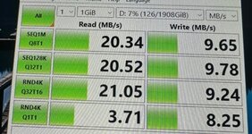 То, что устройство является подделкой с недействительным серийным номером, указала только офиц...jpg